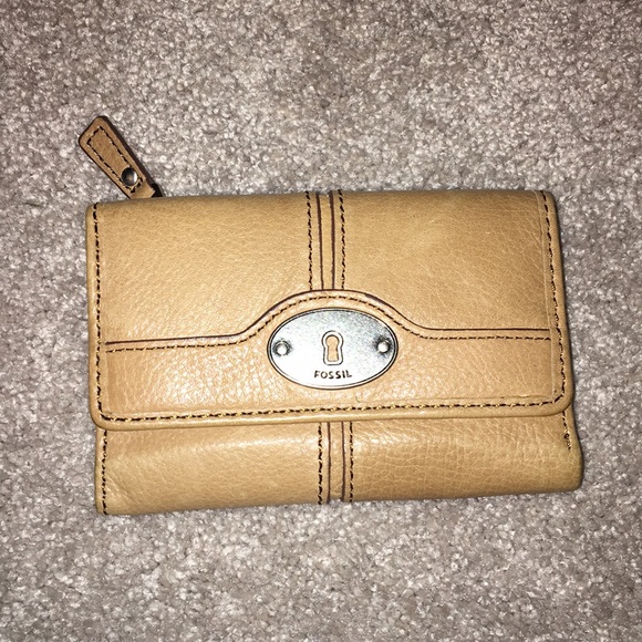Fossil Handbags - Fossil wallet✨
